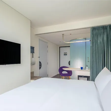 Tru By Hilton Hanoi Station Exterior photo